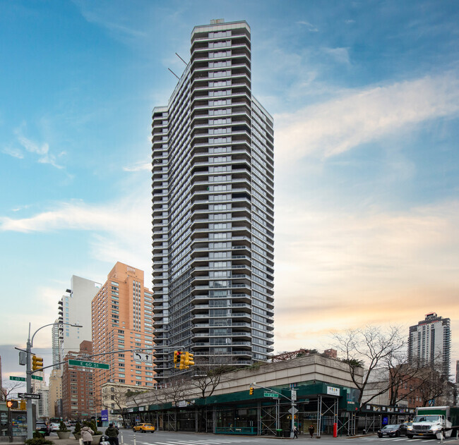 Building Photo - The Savoy