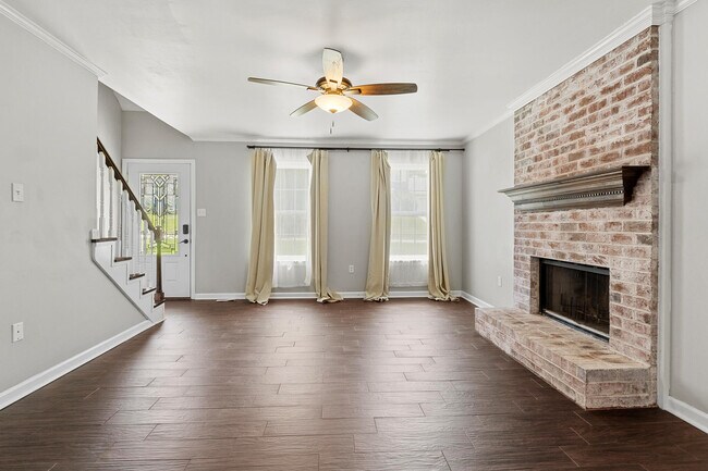 Building Photo - 329 Lamplighter Ln