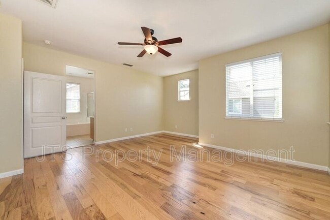 Building Photo - 280 Soaring Hawk Ln