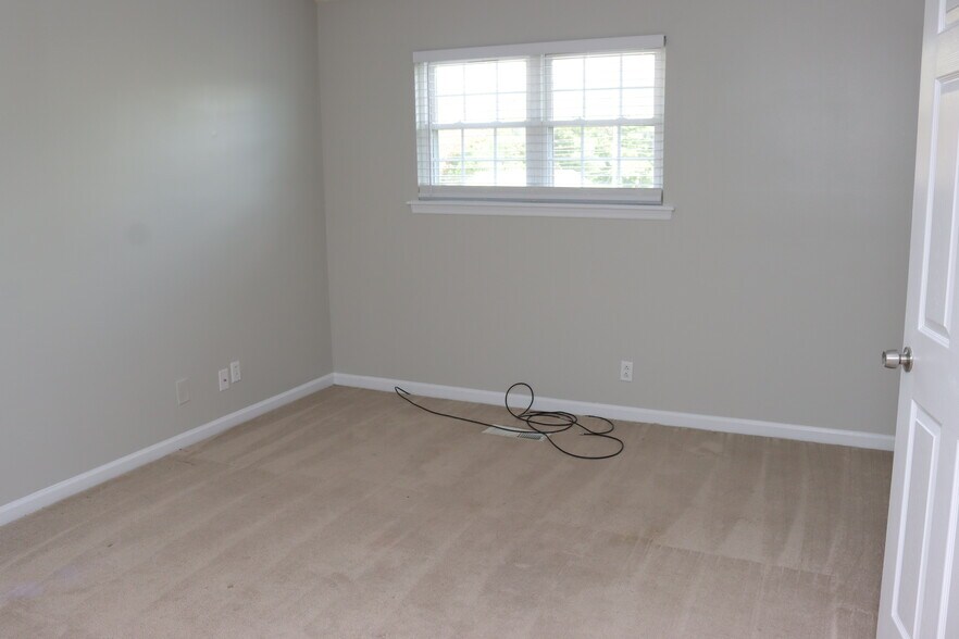 Building Photo - 1057 Stones Throw Dr NW