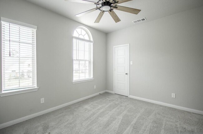 Building Photo - 21449 Kings Guild Ln