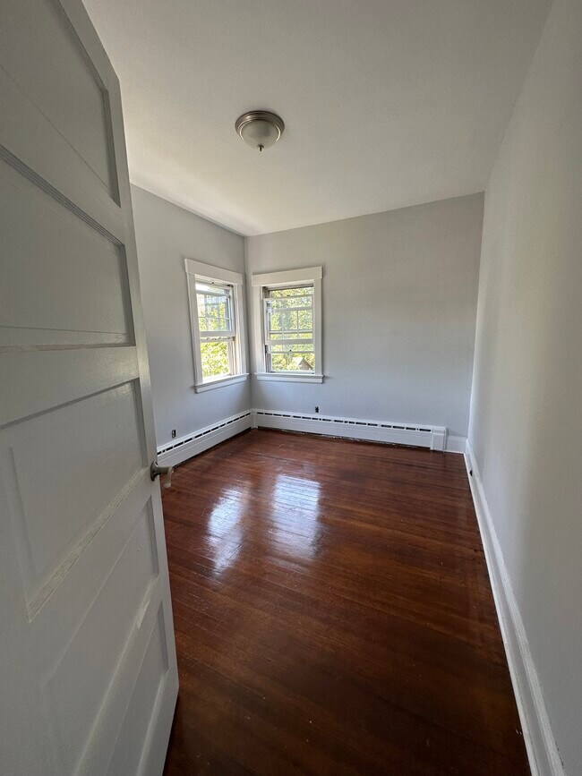 Building Photo - 70 8th St