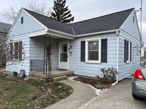 Building Photo - 104 W Buckingham Ave