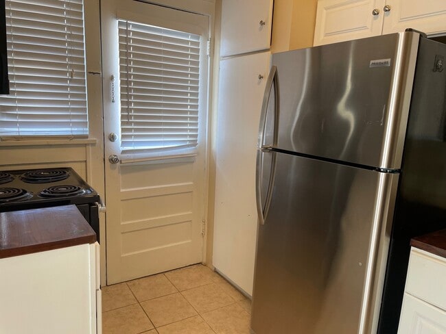 Building Photo - 510 Sul Ross St