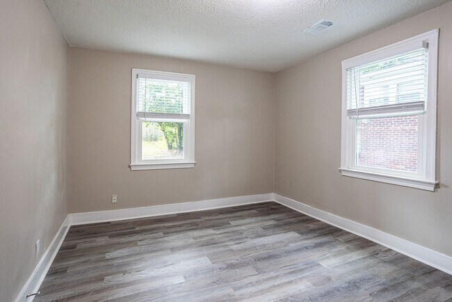 Building Photo - Welcome to this beautiful newly renovated ...
