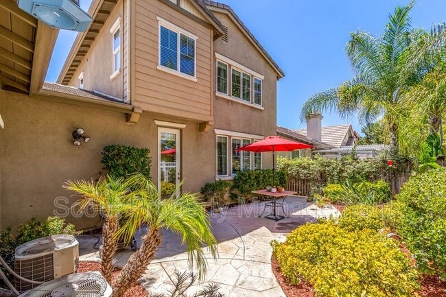 Building Photo - 40281 Salem Way