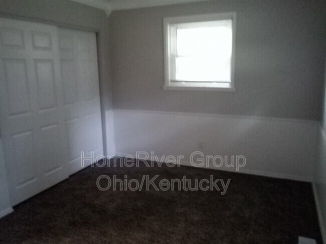 Building Photo - 973 Deerfield Ct