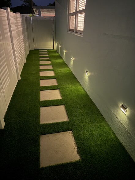 Building Photo - 1213 NW 4th Ave