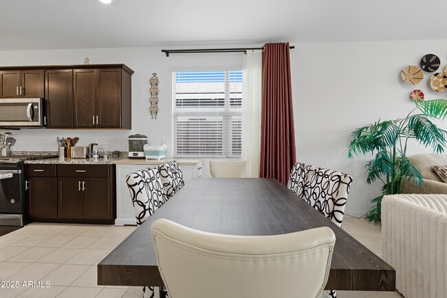 Building Photo - 17427 W Msn Ln