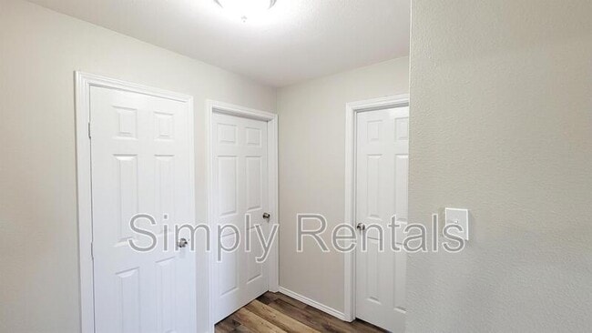 Building Photo - 1704 Langford St