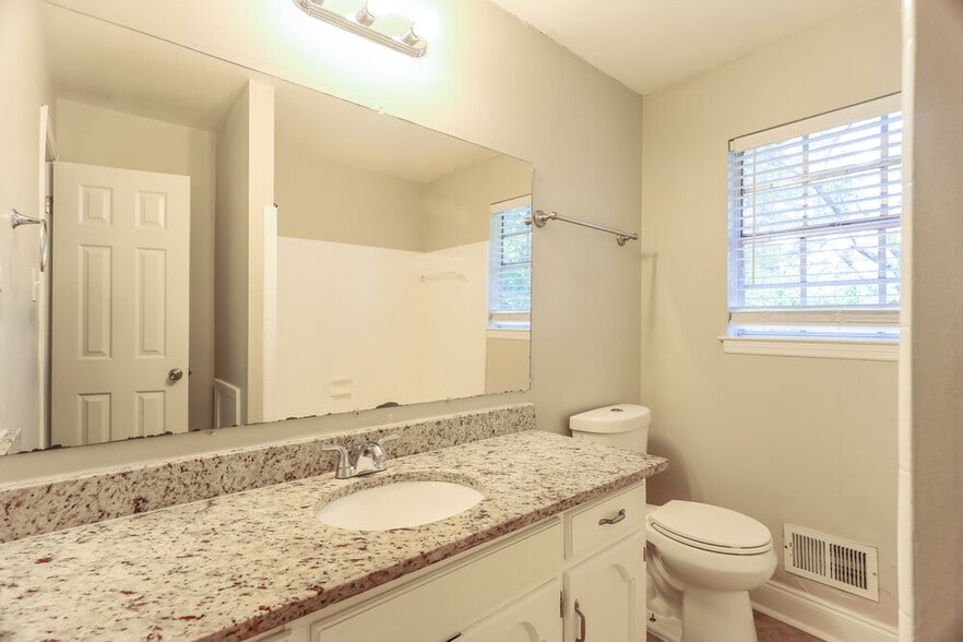 Building Photo - 1632 Maralyn Dr