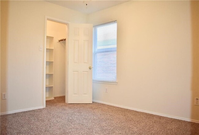 Building Photo - 1000 Salt Creek Trail