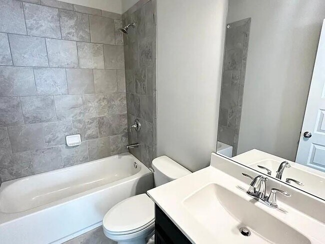 Building Photo - 1772 Morningtide Ln NE