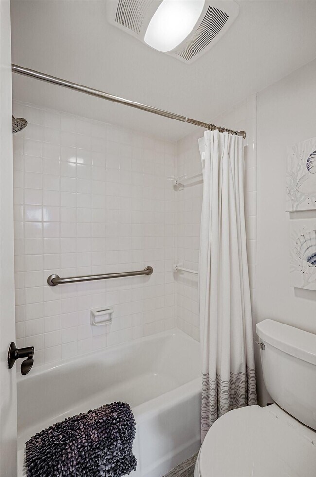 Building Photo - 225 S Beach Rd