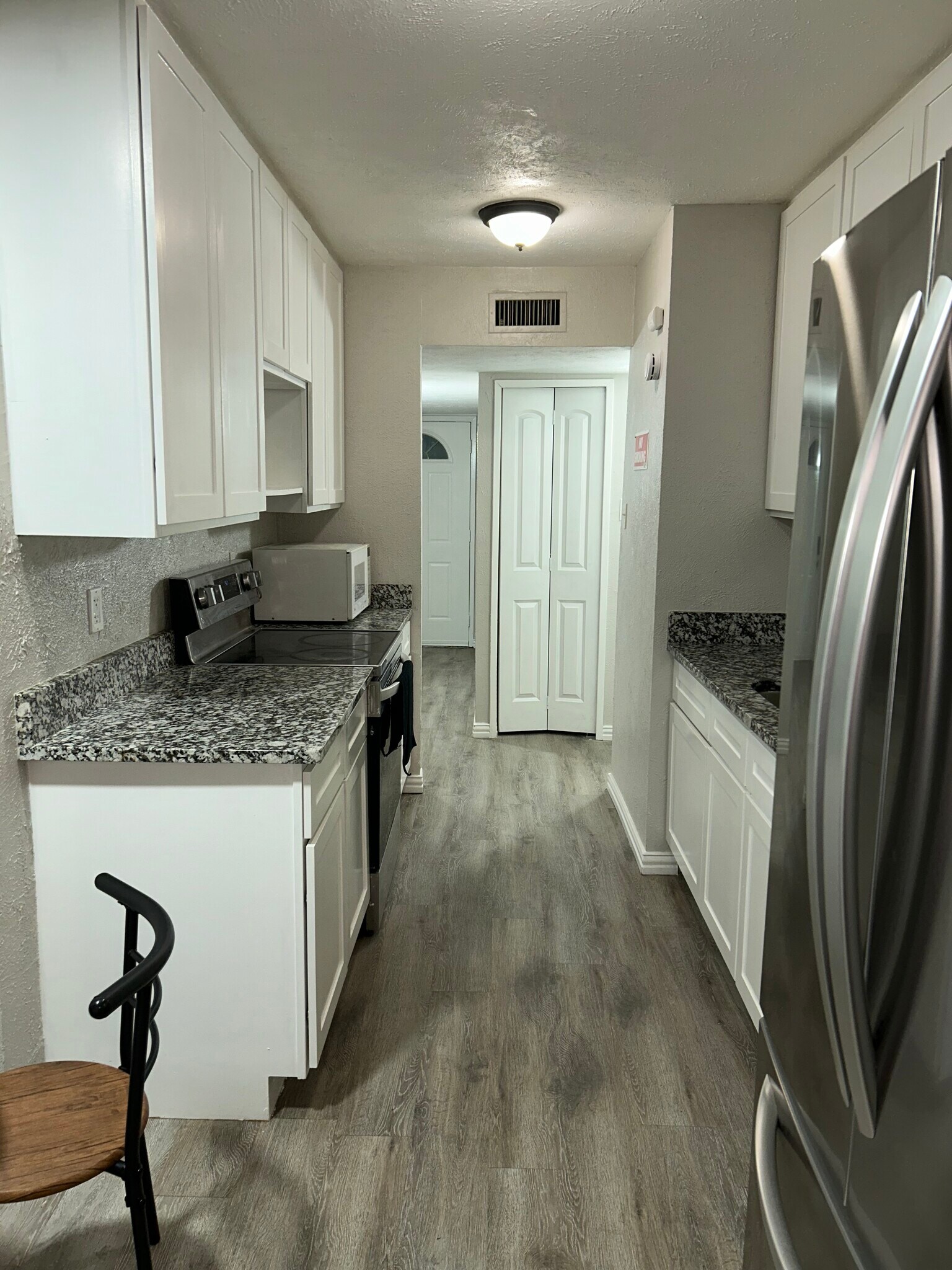 Building Photo - 7407 Cloverglen Dr