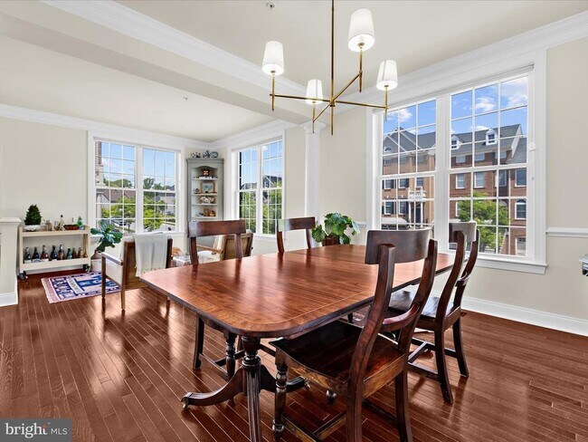 Building Photo - 8512 Pine Springs Dr
