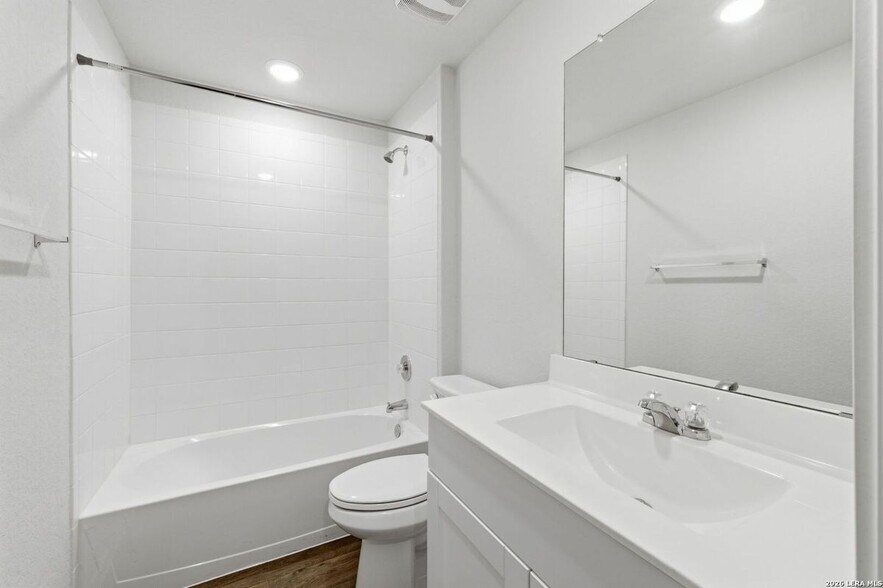 Building Photo - 845 Bahia Pl