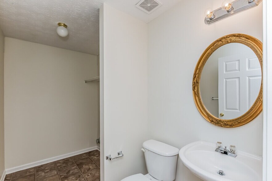 Building Photo - 4169 Riverbank Ct