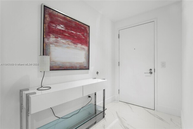 Building Photo - 501 NE 31st St