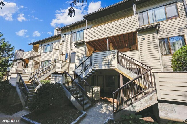 Building Photo - 9912 Hellingly Pl