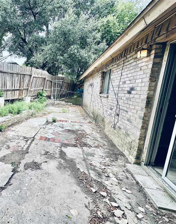 Building Photo - 1912 Valley Hill Cir