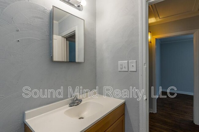 Building Photo - 321 Angier Ave