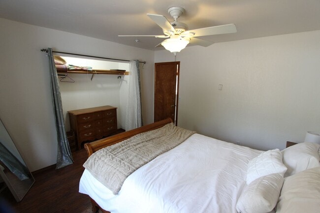 Building Photo - Cute Mountainaire home