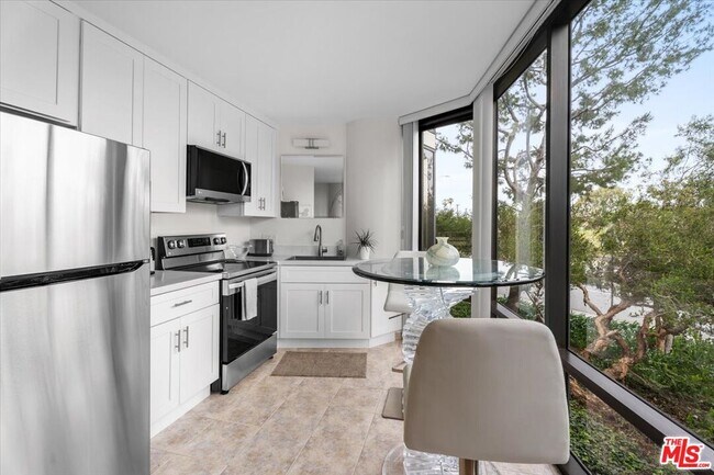 Building Photo - 4316 Marina City Dr