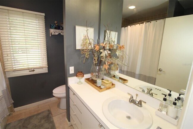 Building Photo - 4532 Ascot Cir N