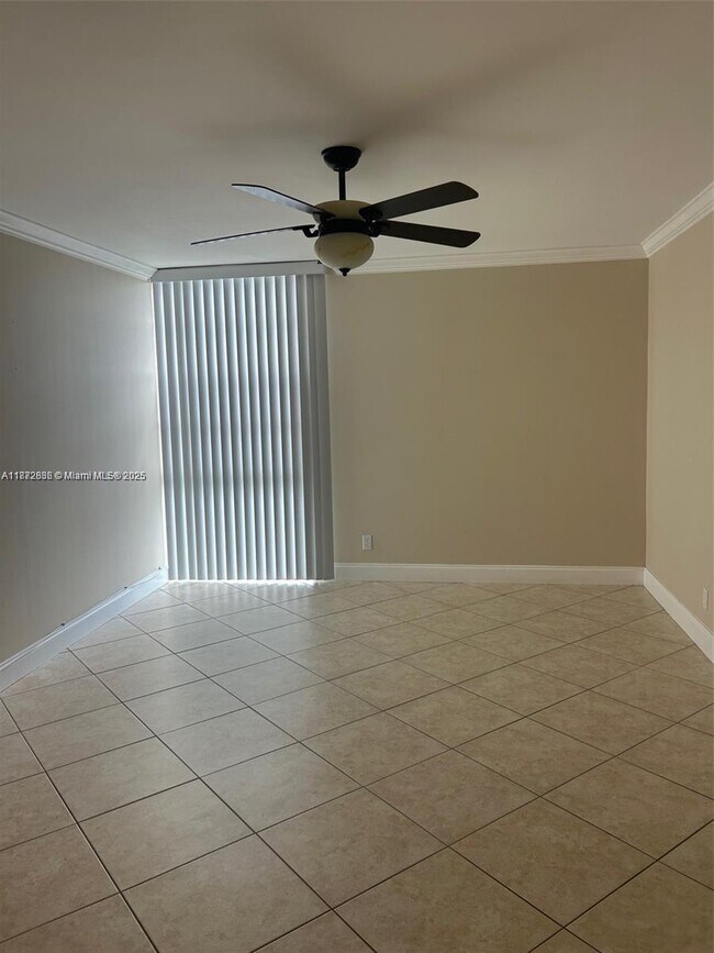 Building Photo - 20400 W Country Club Dr