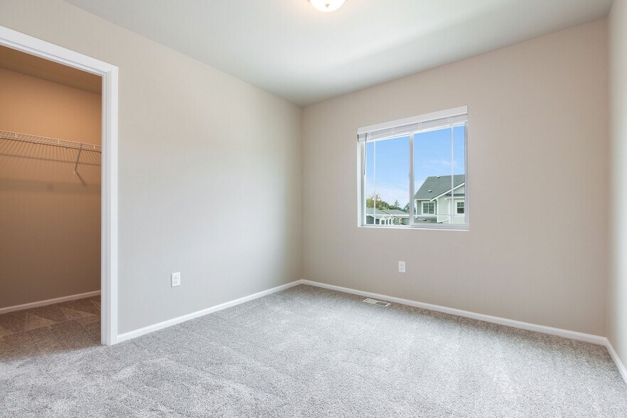 Building Photo - 3615 80th Ave NE