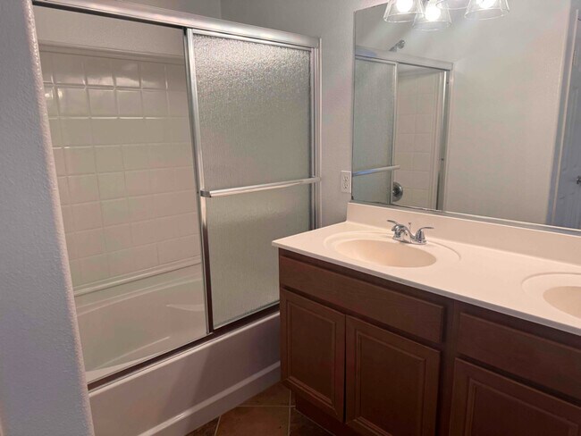 Building Photo - 16916 Hutchins Landing