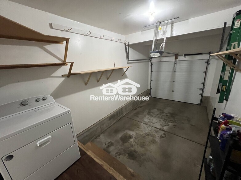 Building Photo - 4753 White Rock Cir