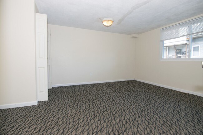 Building Photo - 123 Glenville Ave