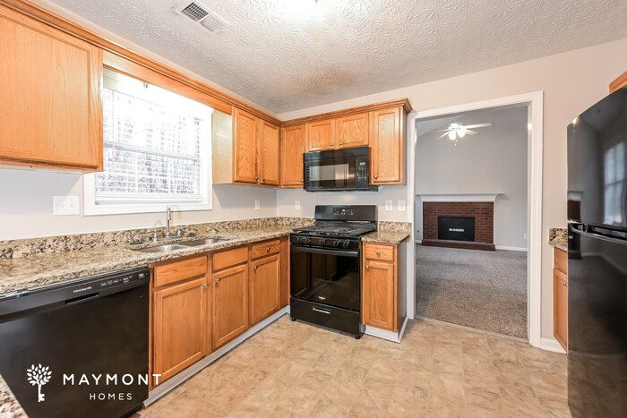 Building Photo - 2460 Miller Oaks Cir