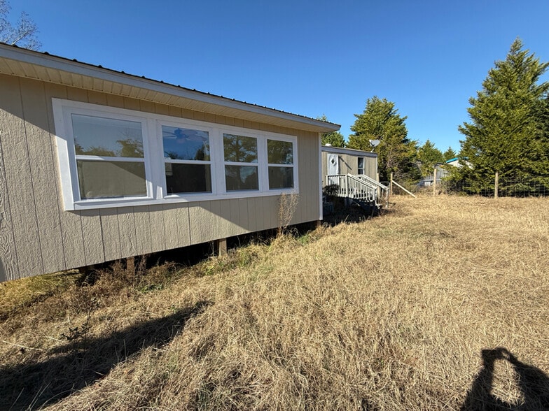 Building Photo - 85 Buttercup Dr