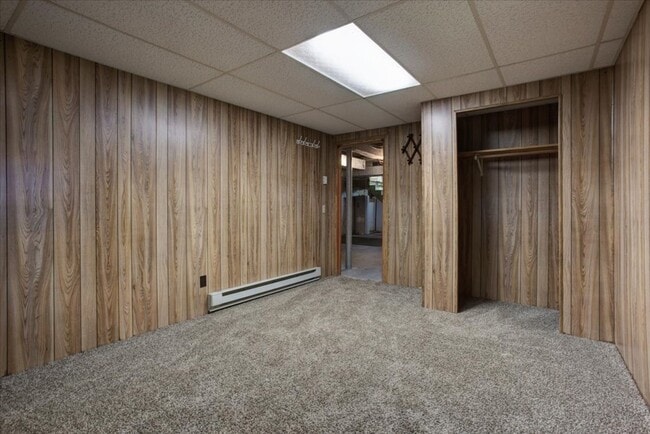 Building Photo - Single Family Home - Menomonie