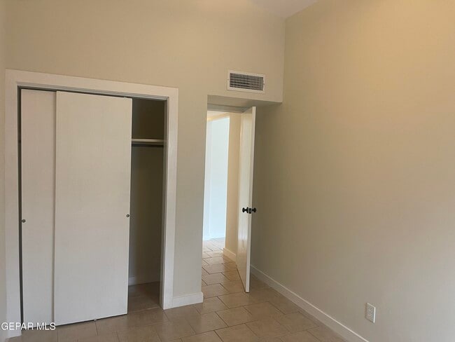 Building Photo - 10642 Cuatro Vistas Dr