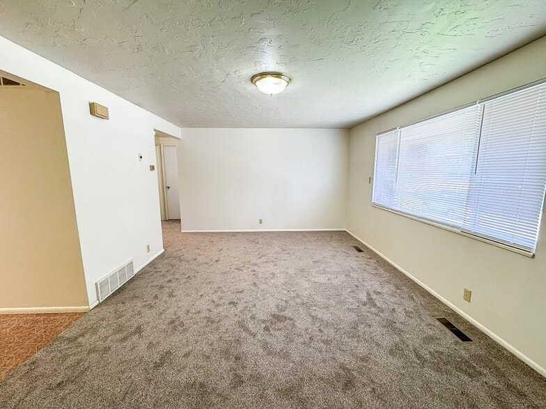 Building Photo - 1748 S 500 E