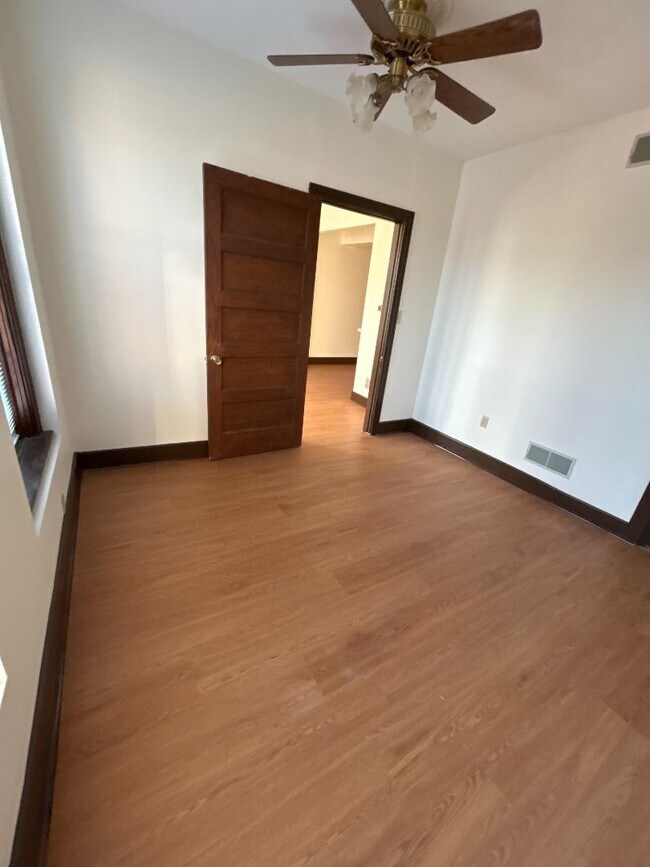 Building Photo - 814 N 2nd St