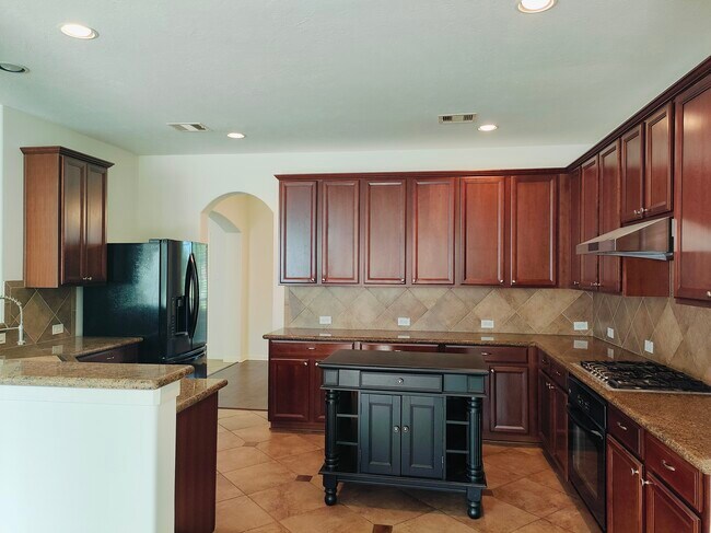 Building Photo - 6122 Vadini Shores Ln