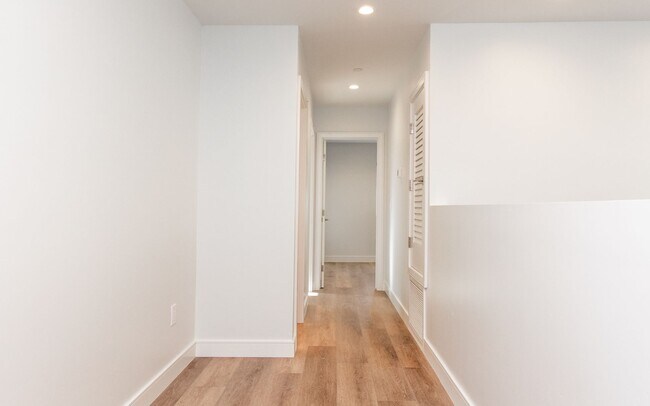 Building Photo - DunstanSt - 2270