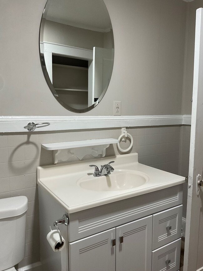 Building Photo - Newly Renovated 3 Bedroom home in Gastonia!