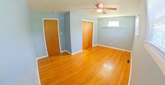 Building Photo - Big Backyard + Pet Friendly + Off-Street P...