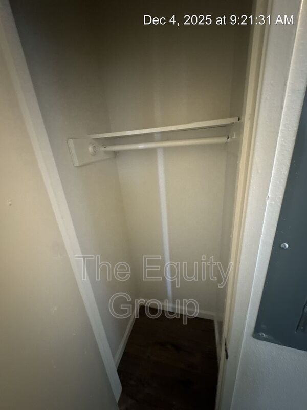 Building Photo - 524 S Encina St