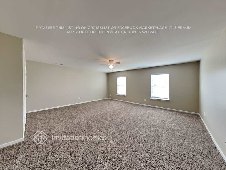 Building Photo - 3302 Streamside Dr