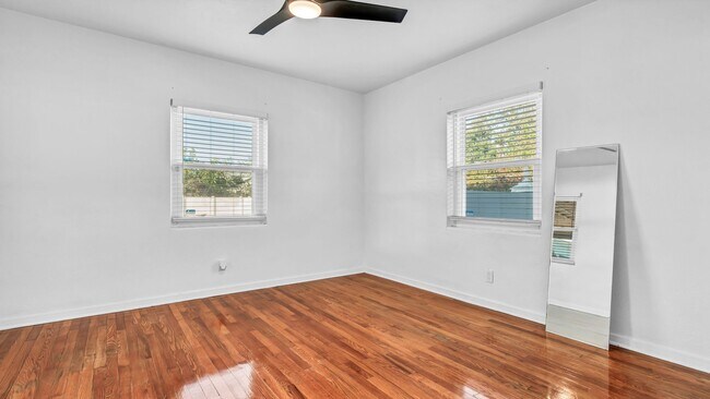 Building Photo - Beautiful S. Tampa 3BR/2BA remodeled home ...
