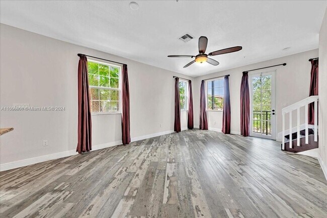 Building Photo - 995 SW 147th Ave