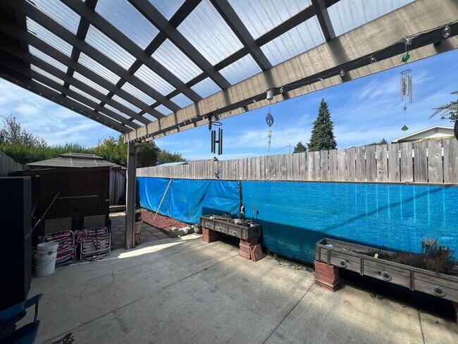 Building Photo - 2294 Marion Ave