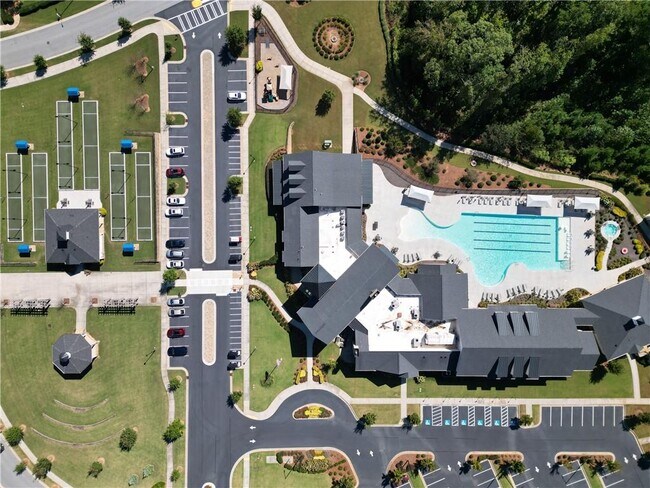 Building Photo - 5687 Villa Crest Dr